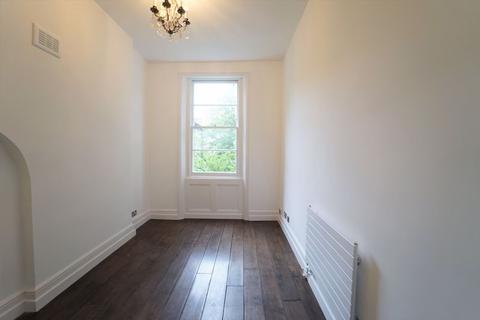 8c Carlton Vale, London, NW6 5EE