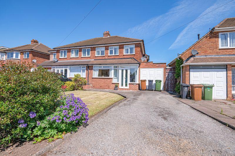Lowlands Avenue, Streetly, Sutton... 3 bed semidetached house £350,000