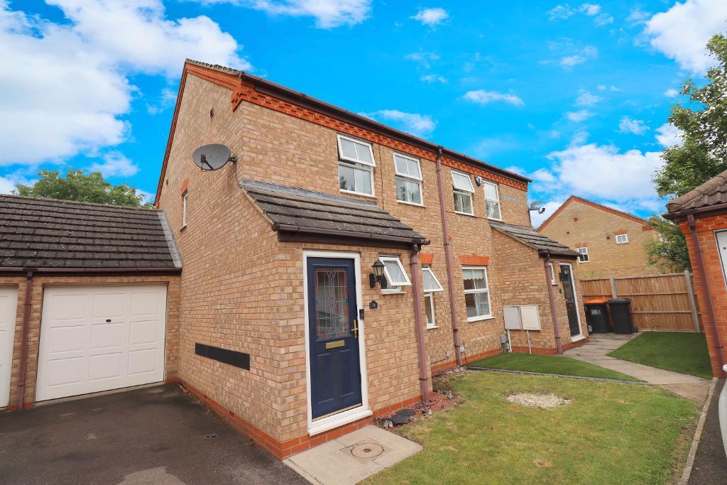 Meadhook Drive, Barton Le Clay, Bedfordshire, MK45 4RH 2 bed semi