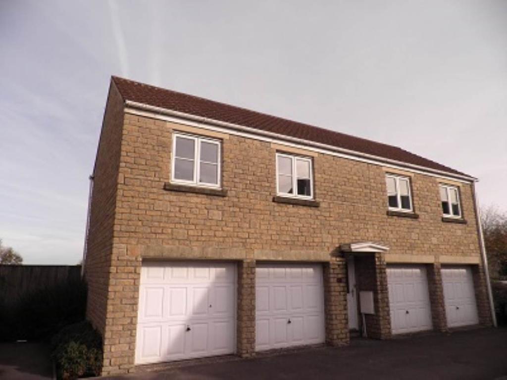 Marleys Way, Frome, Somerset 2 bed house £895 pcm (£207 pw)