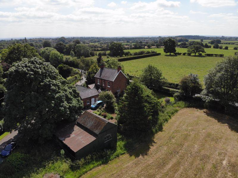 Wrexham Road, Burland, Nantwich, Cheshire 3 bed equestrian property £