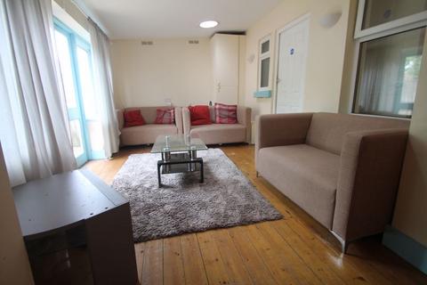 undefined, Bridge Road, Uxbridge, UB8
