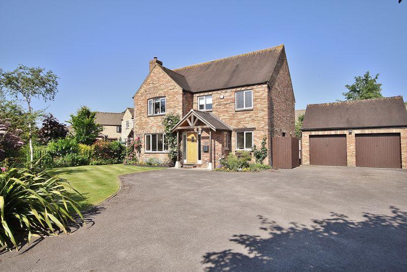 VALENCE CRESCENT, Deer Park, Witney... 4 bed detached house £685,000