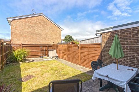 21 Boxgrove, Goring By Sea, Worthing, BN12 6BG