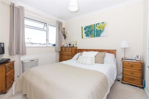 21 Boxgrove, Goring By Sea, Worthing, BN12 6BG