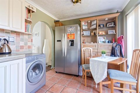 21 Boxgrove, Goring By Sea, Worthing, BN12 6BG