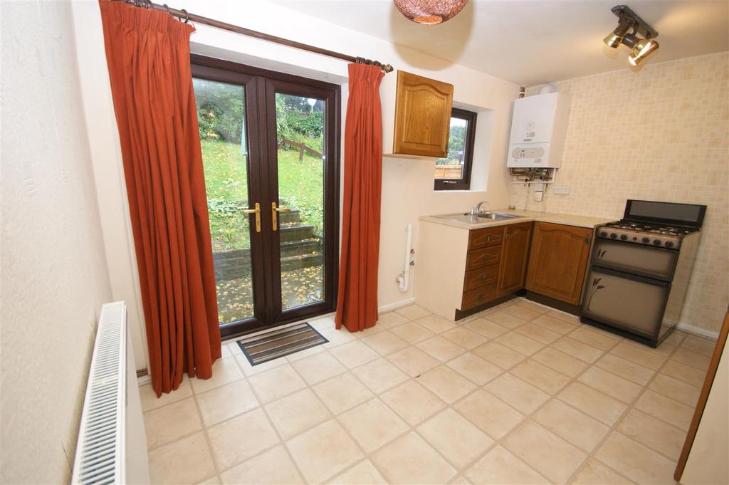 Newlands Close, Brighouse 2 bed townhouse £600 pcm (£138 pw)