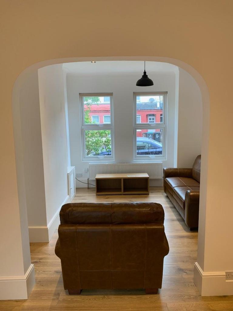 3 Bedroom House For Rent in Wood Green 3 bed terraced house £1,800