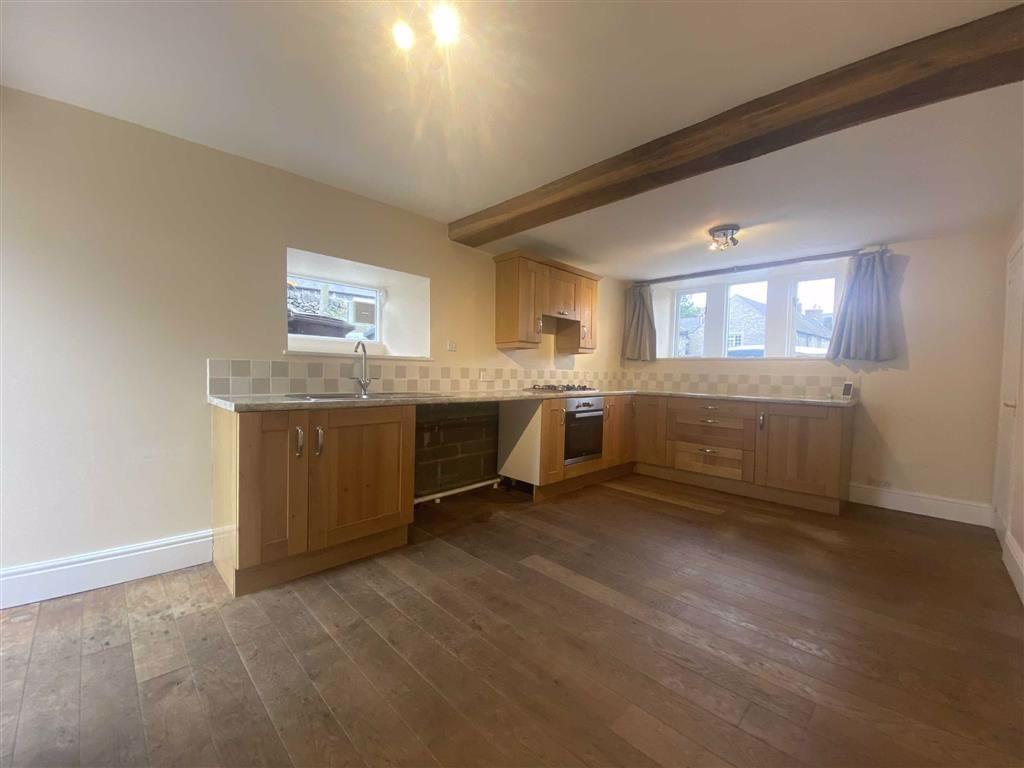 Market Place, Castleton, Hope Valley 2 bed cottage £925 pcm (£213 pw)