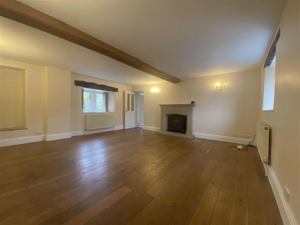Market Place, Castleton, Hope Valley 2 bed cottage £925 pcm (£213 pw)