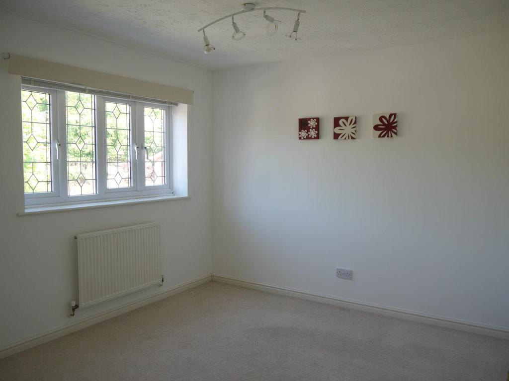 Ffordd Dryden, Killay 3 bed detached house £950 pcm (£219 pw)