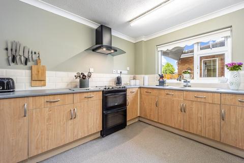 37 Aintree Drive, Spalding, PE11 3BT