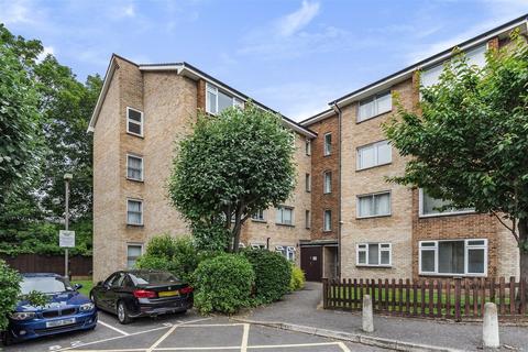 Flat 5, Vanborough Court Wellesley Road, Sutton, SM2 5BW