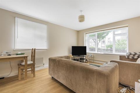 Flat 5, Vanborough Court Wellesley Road, Sutton, SM2 5BW