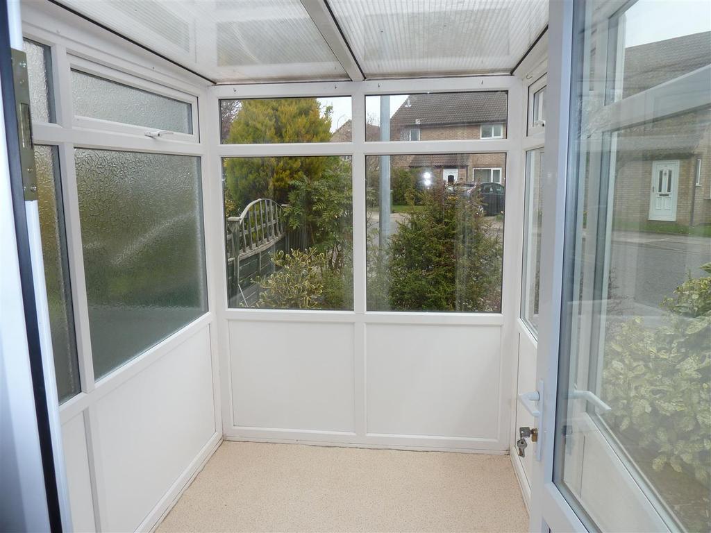 ORION WAY, GRIMSBY 1 bed semidetached house £395 pcm (£91 pw)