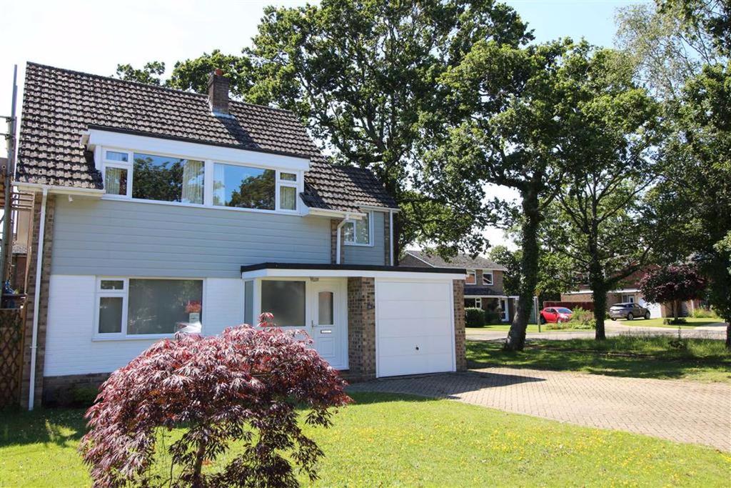 Derwent Road, New Milton, Hampshire 5 bed detached house £539,950