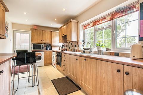3 Fields End, Oxspring, Sheffield, S36 8WH