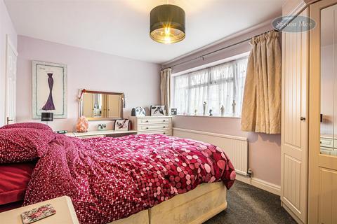 3 Fields End, Oxspring, Sheffield, S36 8WH