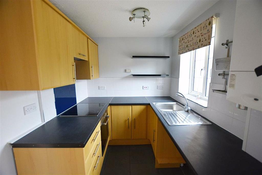 Lanham Gardens, Quedgeley 2 bed terraced house £700 pcm (£162 pw)