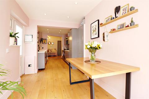 7 Oaklands Road, Bexleyheath, DA6 7AN