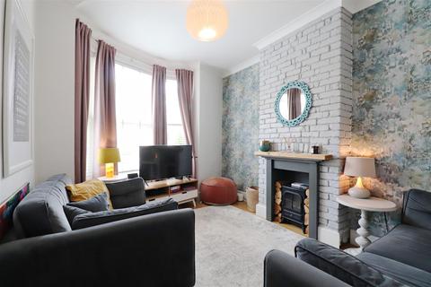 7 Oaklands Road, Bexleyheath, DA6 7AN