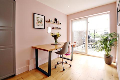 7 Oaklands Road, Bexleyheath, DA6 7AN