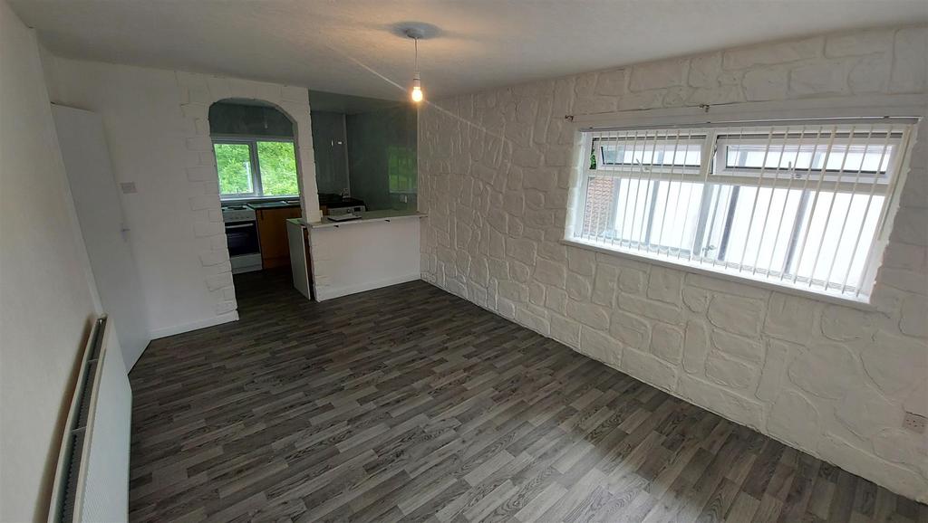 Fishguard Road, Llanishen, Cardiff 1 bed apartment £650 pcm (£150 pw)
