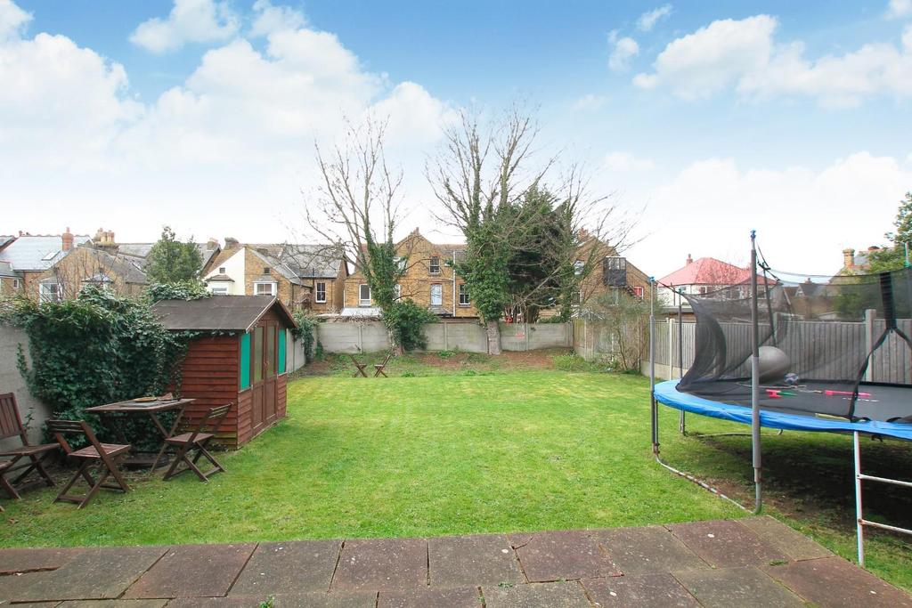 Downs Park, Herne Bay 4 bed detached house £475,000