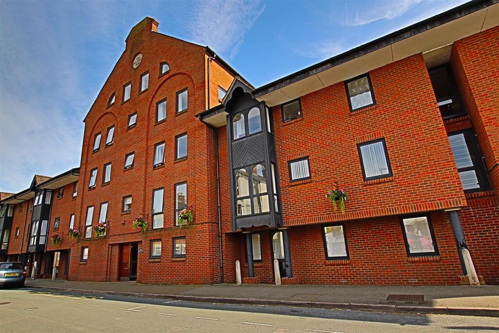 Station Street, Tewkesbury 1 bed flat for sale £99,950