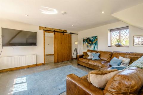 Brook Court Droitwich Road, Bradley Green, Redditch, B96 6QU