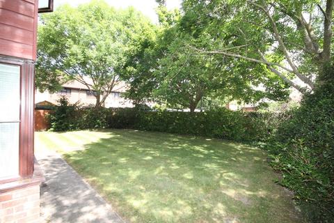 Flat 11, 3 Violet Close, Wallington, SM6 7HH