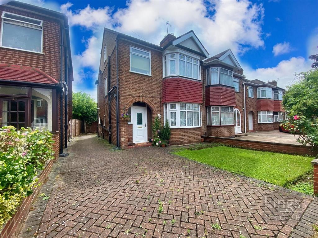 Amberley Road, Enfield 4 bed semidetached house £615,000