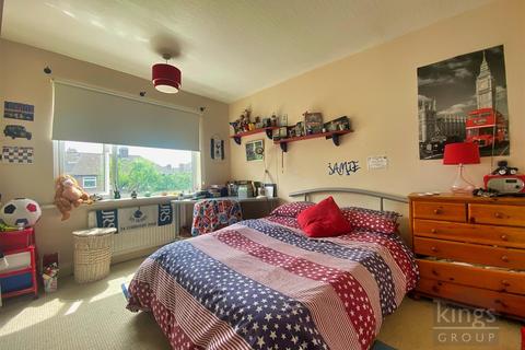 95 Amberley Road, Enfield, EN1 2QZ