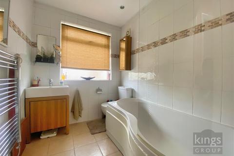 95 Amberley Road, Enfield, EN1 2QZ