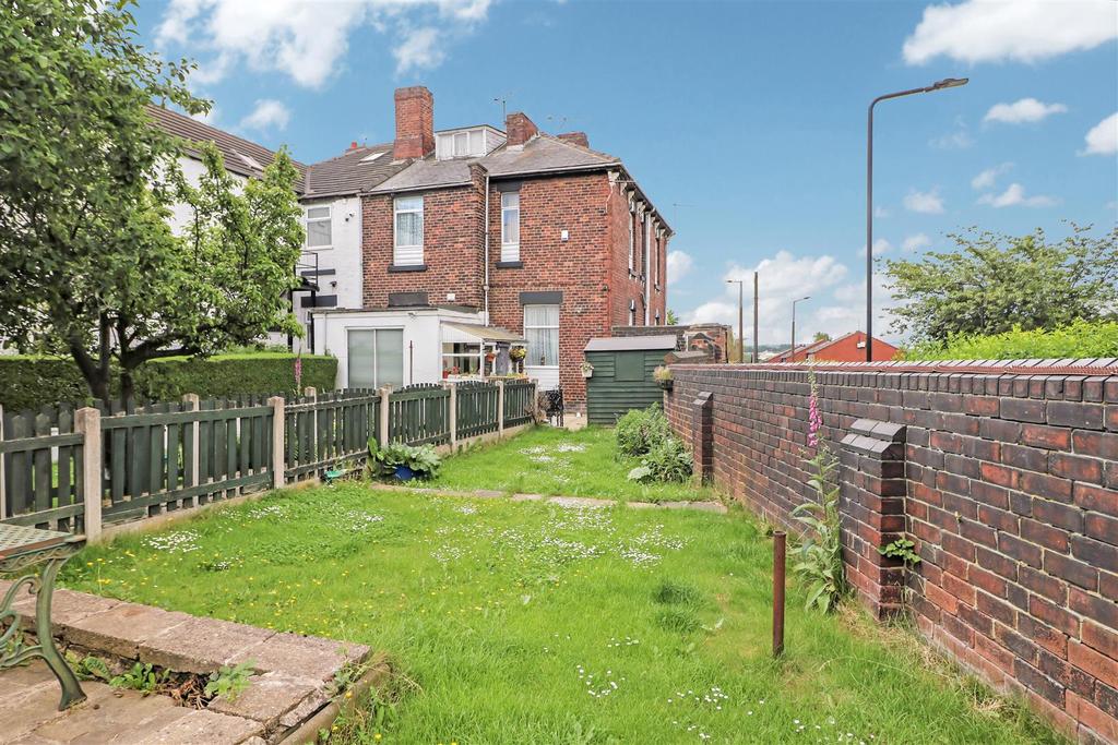 College Road, Rotherham 5 bed semidetached house £190,000