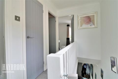 92 Derry Grove, Thurnscoe, Rotherham, S63 0TP