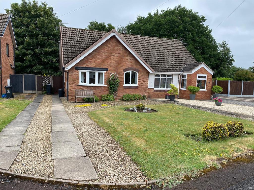 Meadow Park Road, Stourbridge, DY8 4TU 1 bed bungalow for sale £175,000