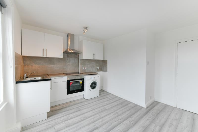 Kilburn High Road, NW6 6JE 2 bed apartment £1,450 pcm (£335 pw)