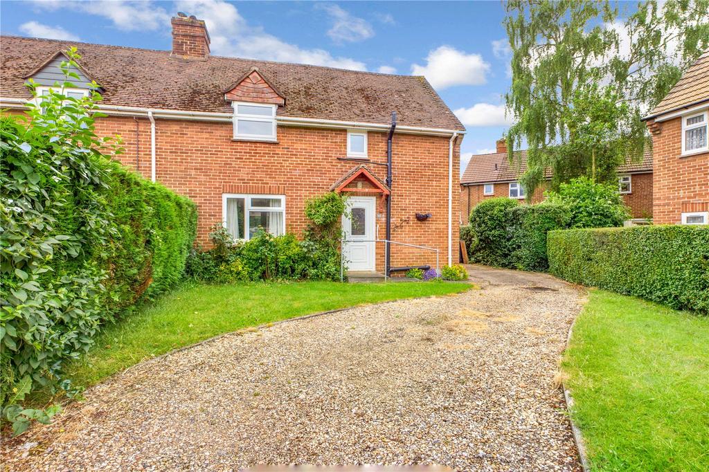 Mulfords Hill, Tadley, RG26 3 bed semidetached house £330,000