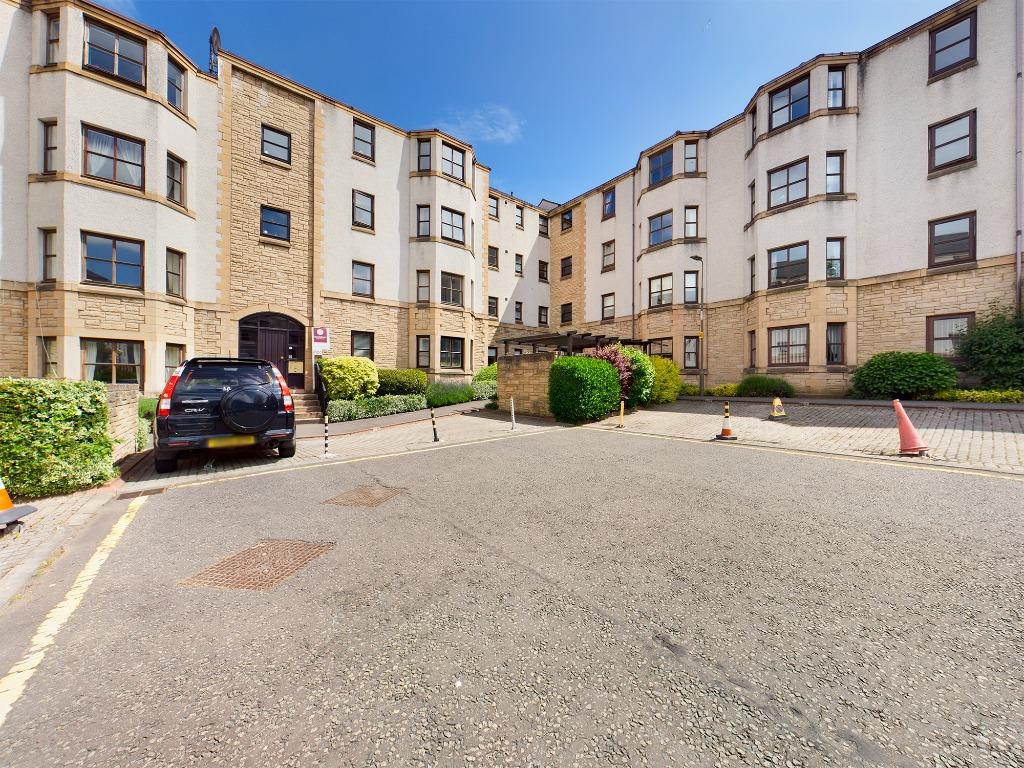 St Leonards Lane, The Pleasance, Edinburgh, EH8 2 bed flat £950 pcm