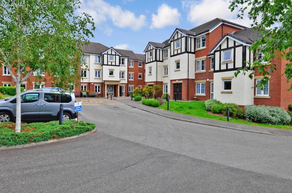 Hadlow Road Tonbridge TN9 1 bed apartment £1,200 pcm (£277 pw)