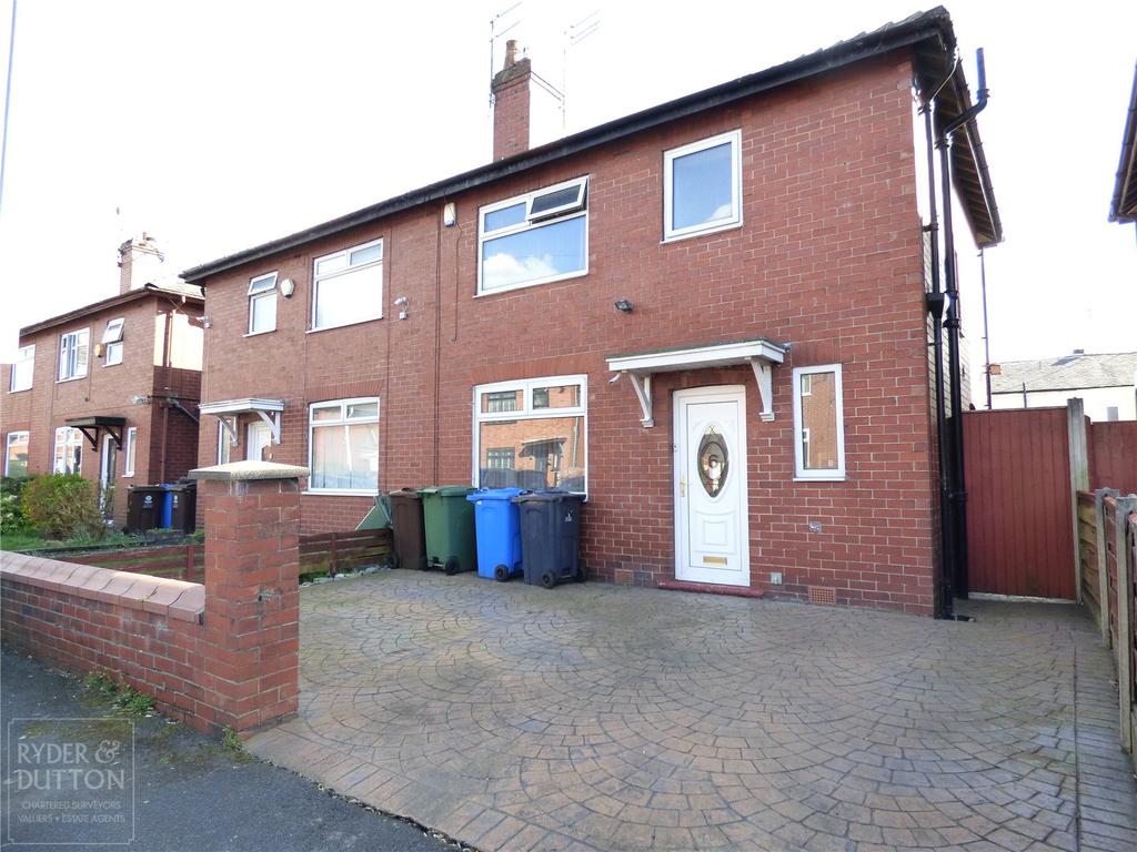 Halliwell Avenue, Hathershaw, Oldham... 3 bed semidetached house £