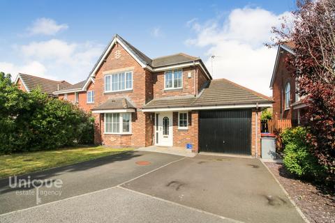 8 Arrowsmith Gardens, Thornton-cleveleys, FY5 2WS