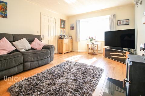8 Arrowsmith Gardens, Thornton-cleveleys, FY5 2WS