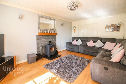 8 Arrowsmith Gardens, Thornton-cleveleys, FY5 2WS