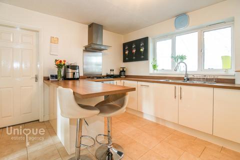 8 Arrowsmith Gardens, Thornton-cleveleys, FY5 2WS