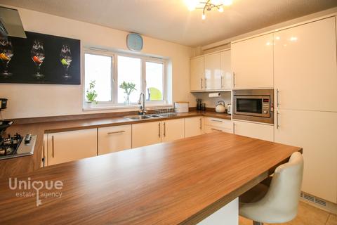 8 Arrowsmith Gardens, Thornton-cleveleys, FY5 2WS