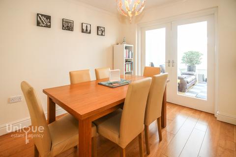 8 Arrowsmith Gardens, Thornton-cleveleys, FY5 2WS