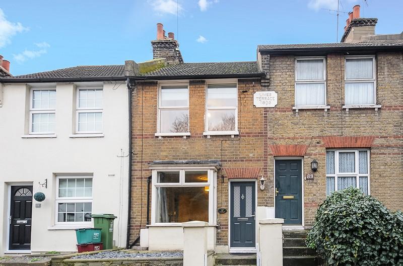 Crayford High Street, Crayford, Kent. DA1 4EJ 2 bed terraced house £