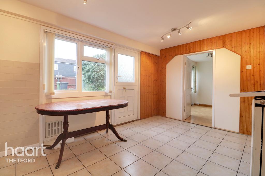 St Martins Way, Thetford 3 bed terraced house £160,000